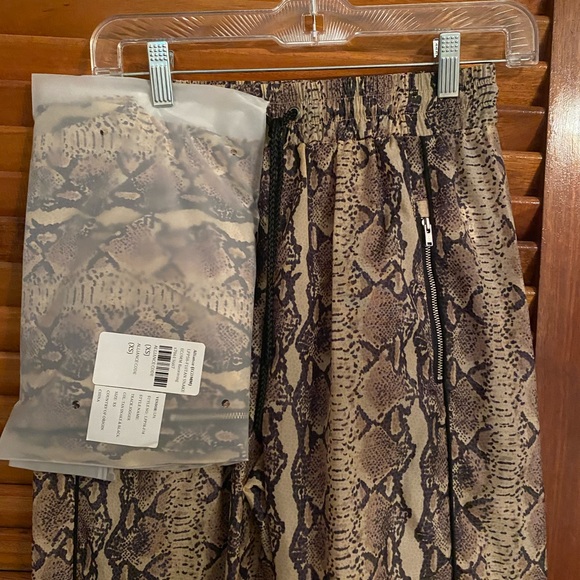 LPA TRACK JOGGER PANT IN SNAKE & BLACK - Picture 2 of 9